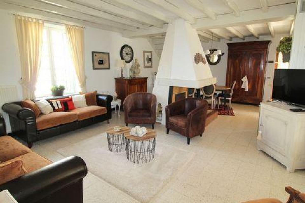 Picture of Home For Sale in Soissons, Picardie, France