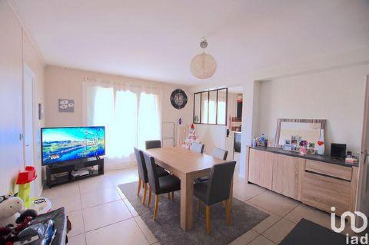 Picture of Condo For Sale in Manosque, Provence-Alpes-Cote d'Azur, France