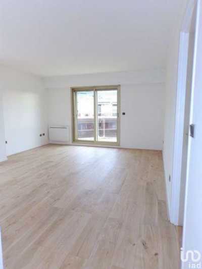 Apartment For Sale in Le Cannet, France