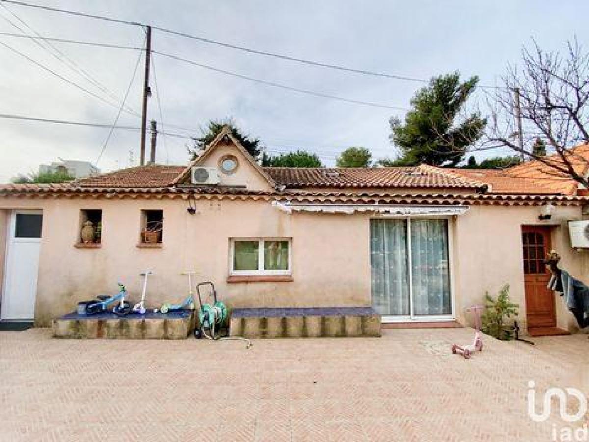 Picture of Home For Sale in Marseille, Provence-Alpes-Cote d'Azur, France