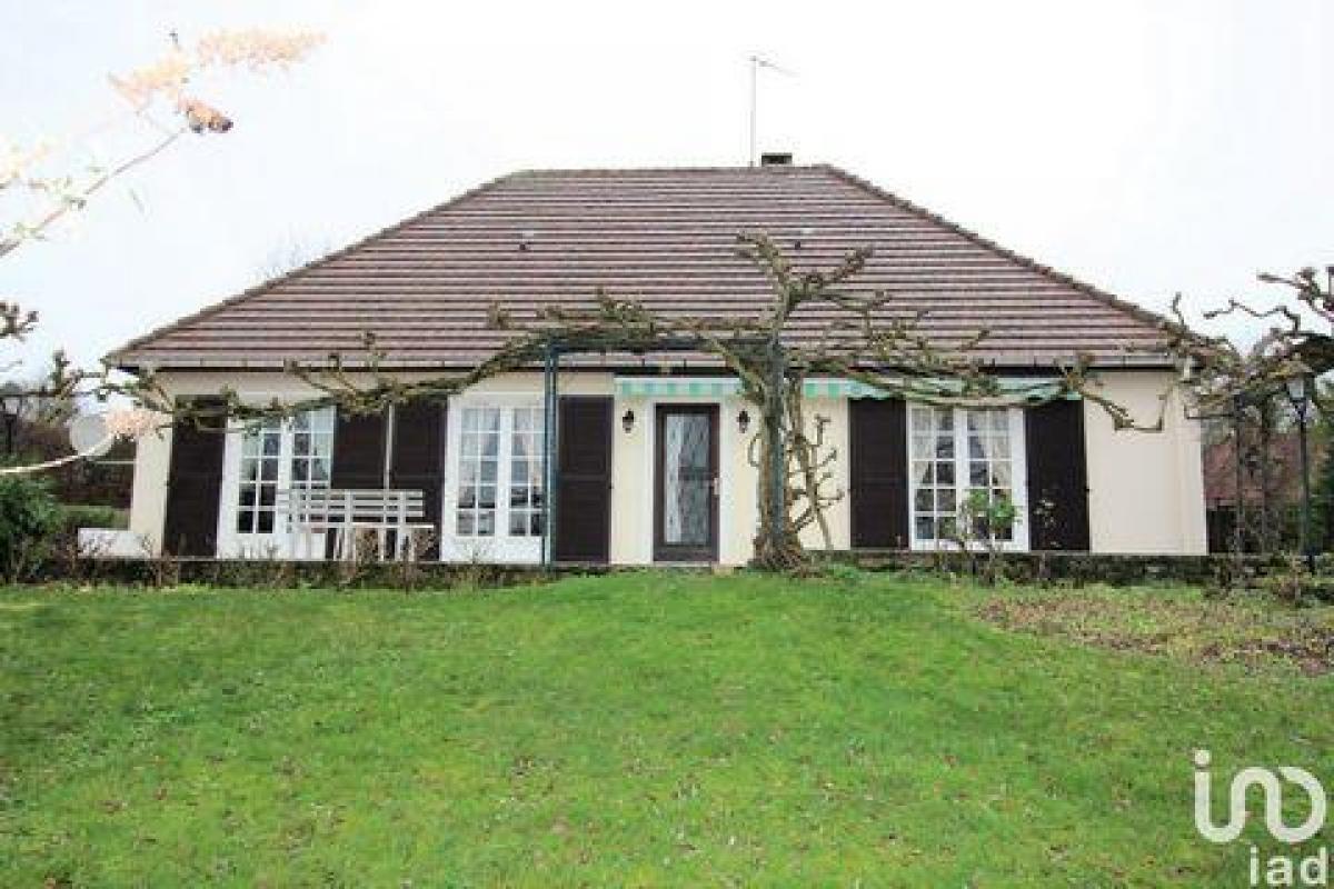 Picture of Home For Sale in Beauvais, Picardie, France