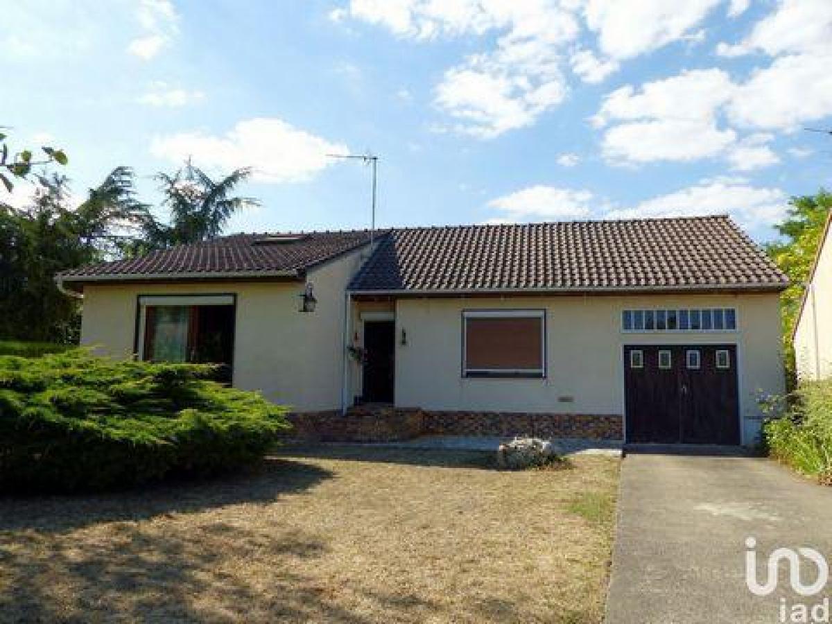 Picture of Home For Sale in Puiseaux, Centre, France