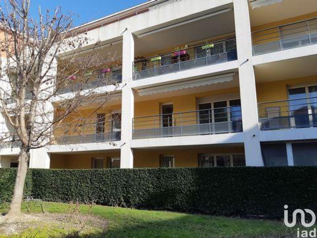 Picture of Condo For Sale in Carpentras, Provence-Alpes-Cote d'Azur, France