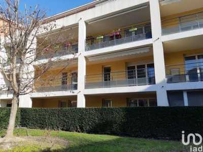 Condo For Sale in Carpentras, France