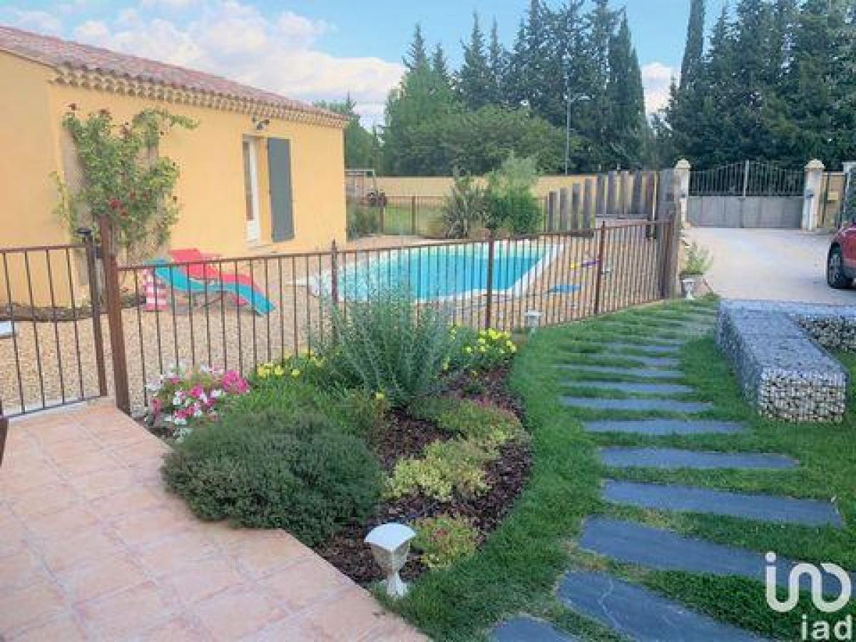 Picture of Home For Sale in Le Thor, Provence-Alpes-Cote d'Azur, France