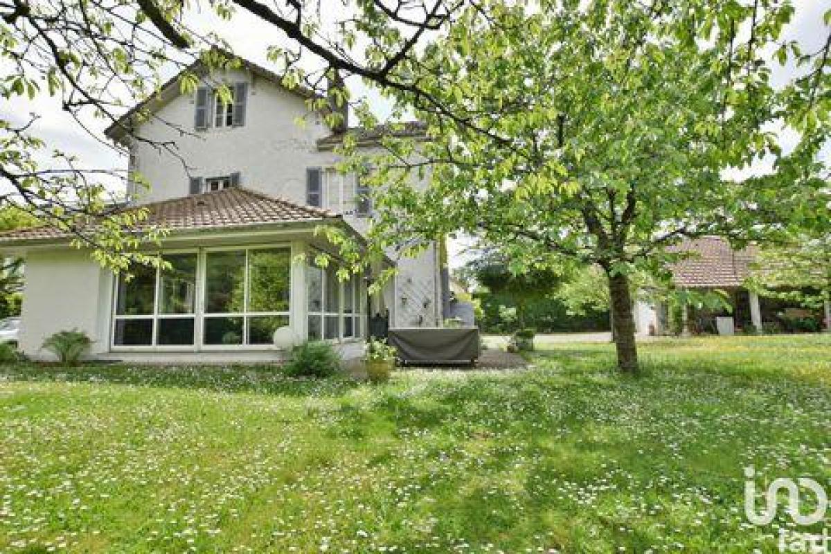 Picture of Home For Sale in Pau, Aquitaine, France