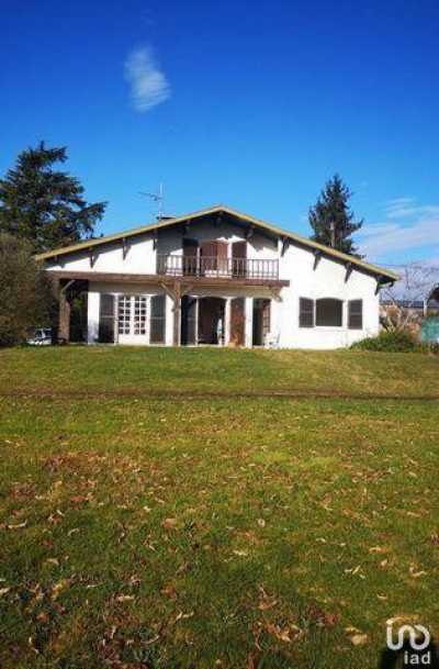 Home For Sale in Peyrehorade, France