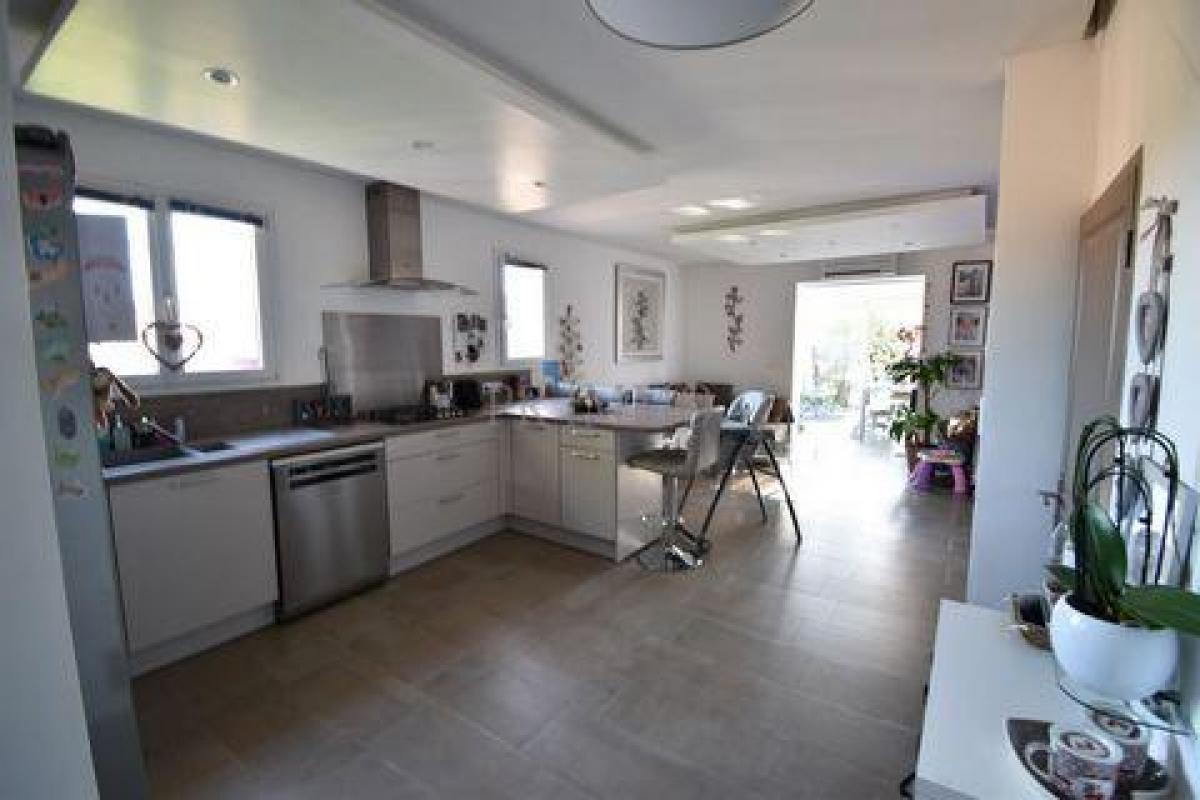 Picture of Home For Sale in Frejus, Cote d'Azur, France