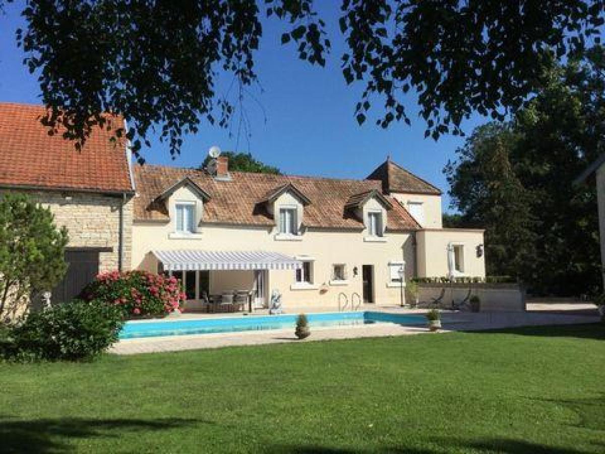 Picture of Home For Sale in Seurre, Bourgogne, France