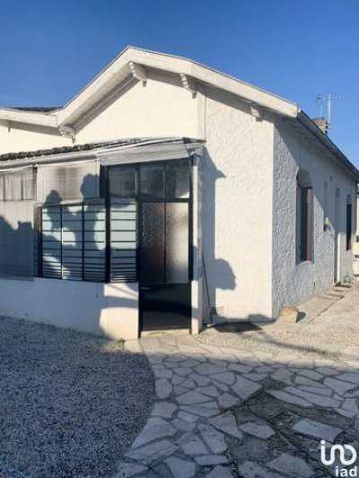 Home For Sale in Cadaujac, France