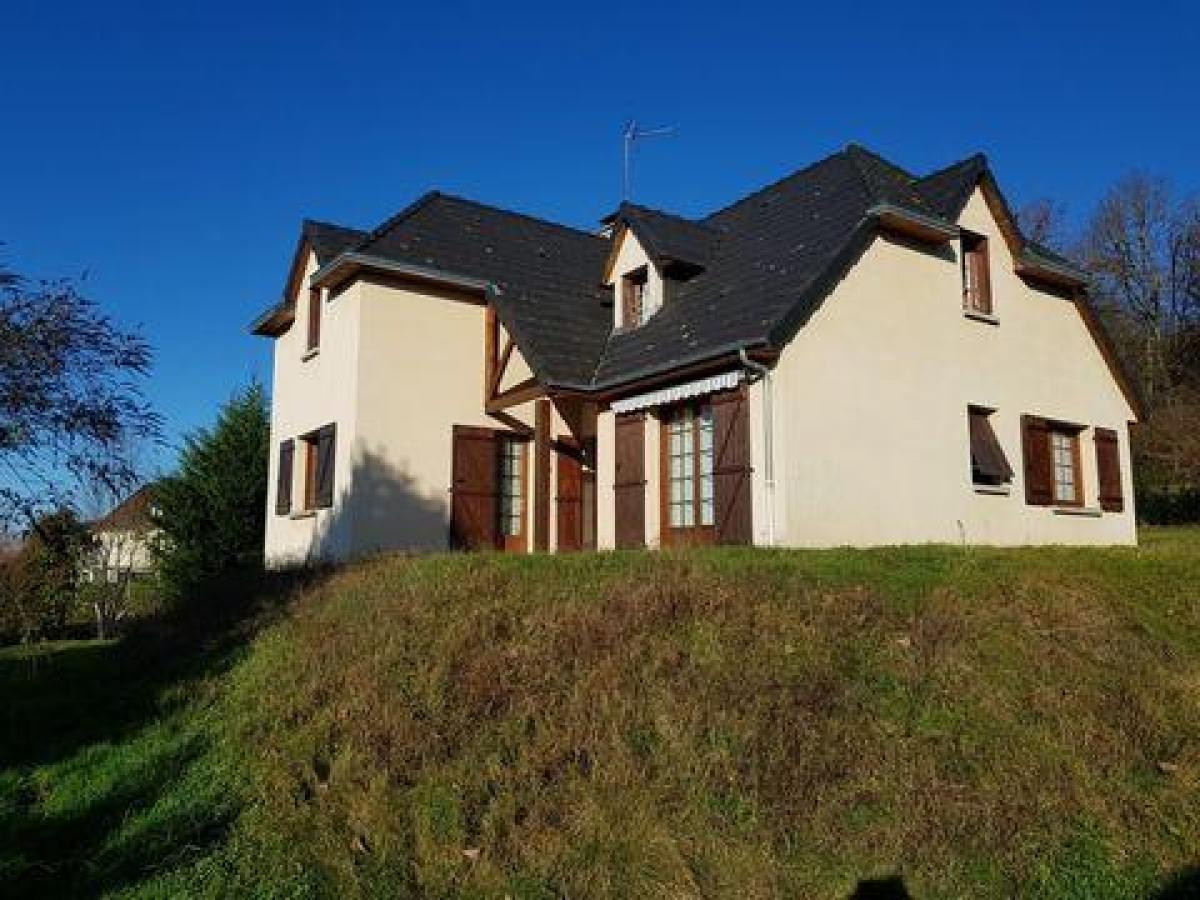 Picture of Home For Sale in Uzerche, Limousin, France