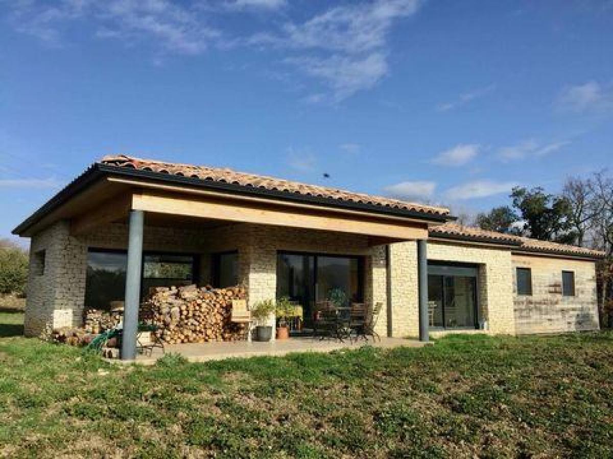 Picture of Home For Sale in Bonnieux, Provence-Alpes-Cote d'Azur, France