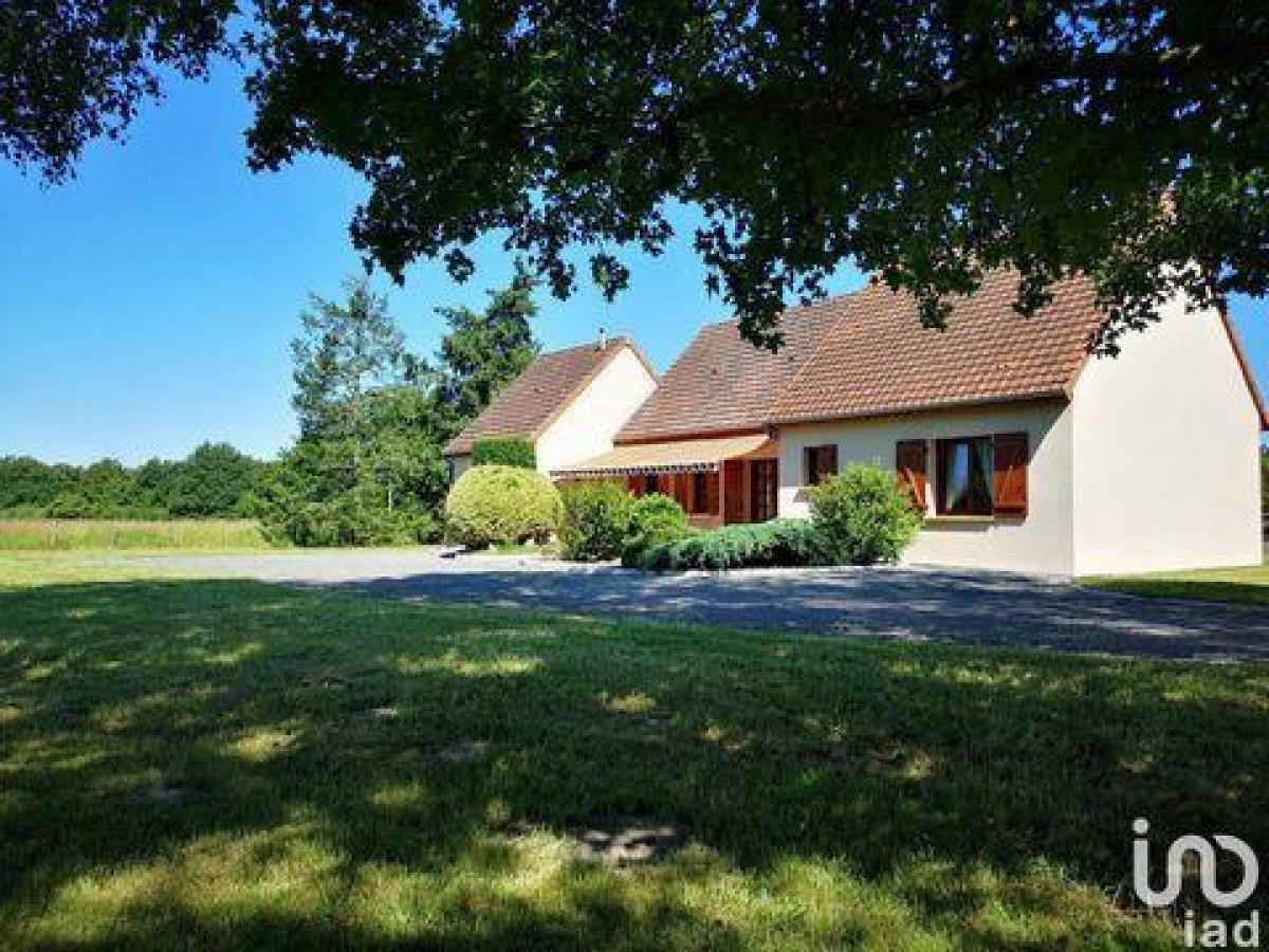 Picture of Home For Sale in Mayet, Aquitaine, France