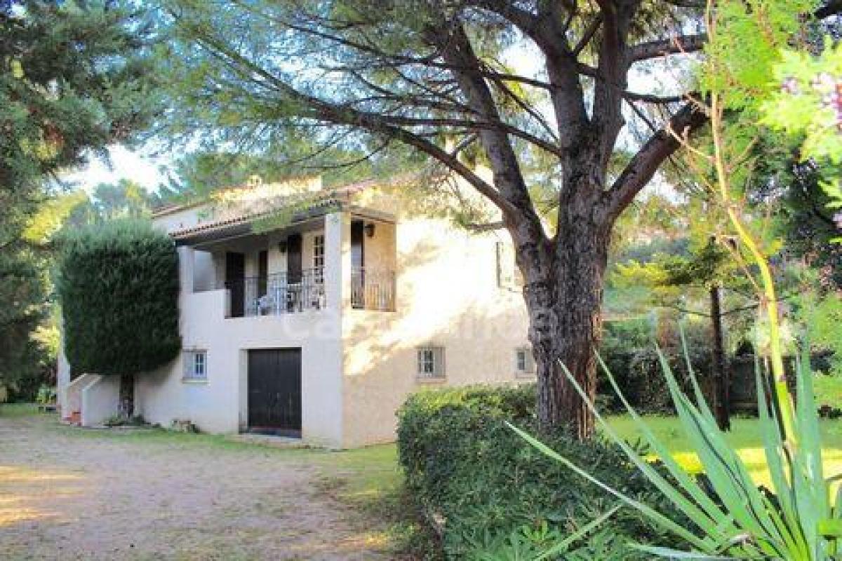 Picture of Home For Sale in La Ciotat, Provence-Alpes-Cote d'Azur, France