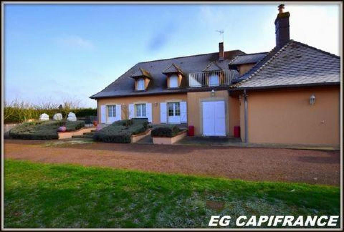 Picture of Home For Sale in Chartres, Centre, France