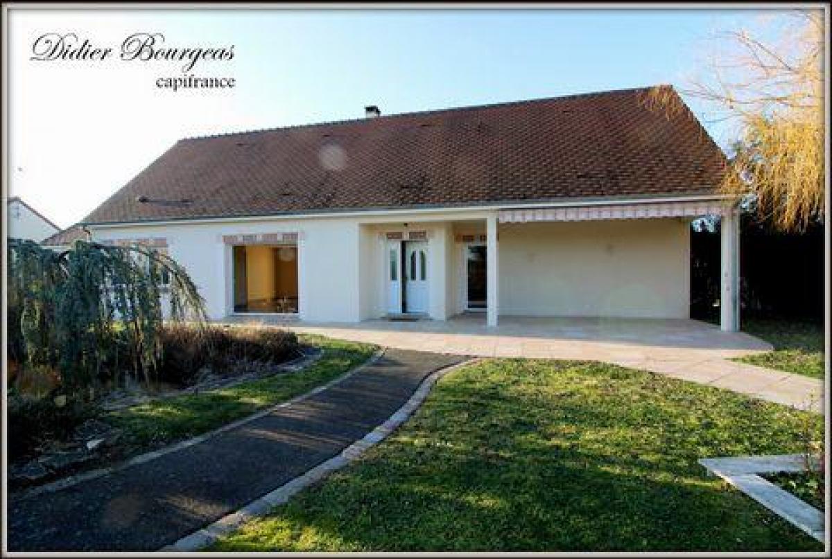 Picture of Home For Sale in Montargis, Centre, France