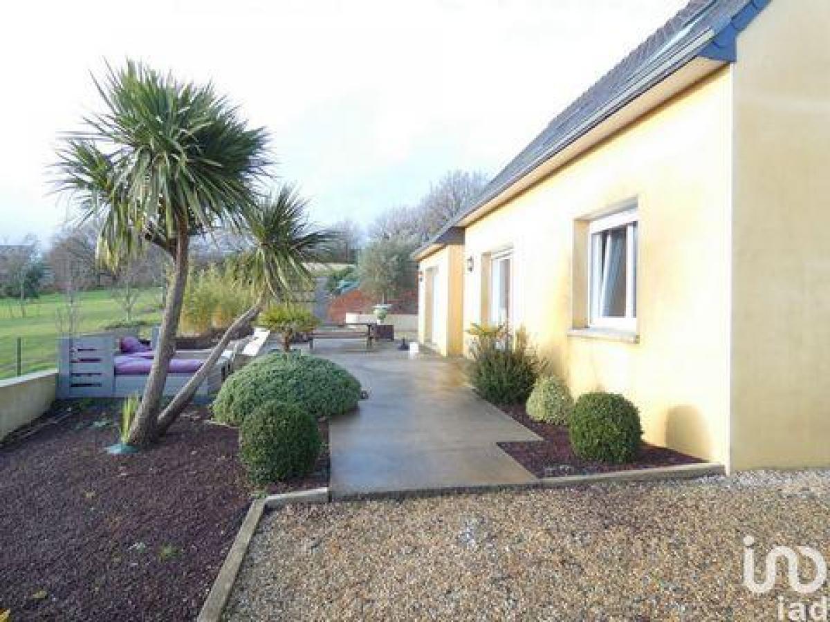 Picture of Home For Sale in Daoulas, Bretagne, France