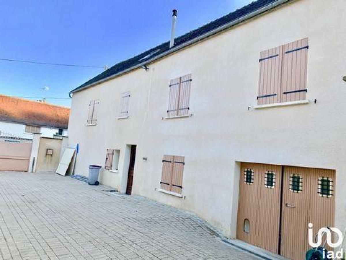 Picture of Home For Sale in Chablis, Bourgogne, France