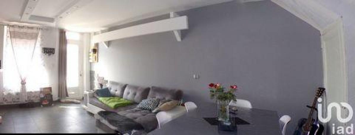 Picture of Home For Sale in Abbeville, Picardie, France