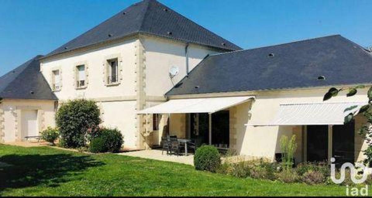 Picture of Home For Sale in Bresles, Picardie, France