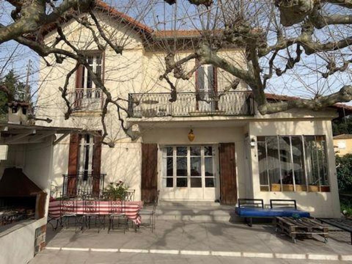 Picture of Home For Sale in Marseille, Provence-Alpes-Cote d'Azur, France