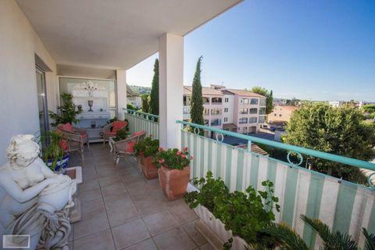 Picture of Condo For Sale in SANARY SUR MER, Cote d'Azur, France