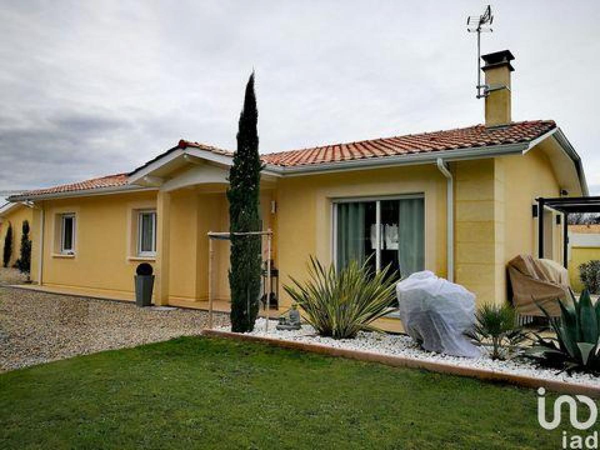 Picture of Home For Sale in Avensan, Aquitaine, France