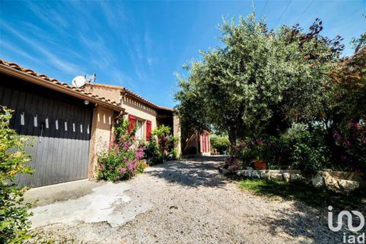 Picture of Home For Sale in Villeneuve, Bourgogne, France