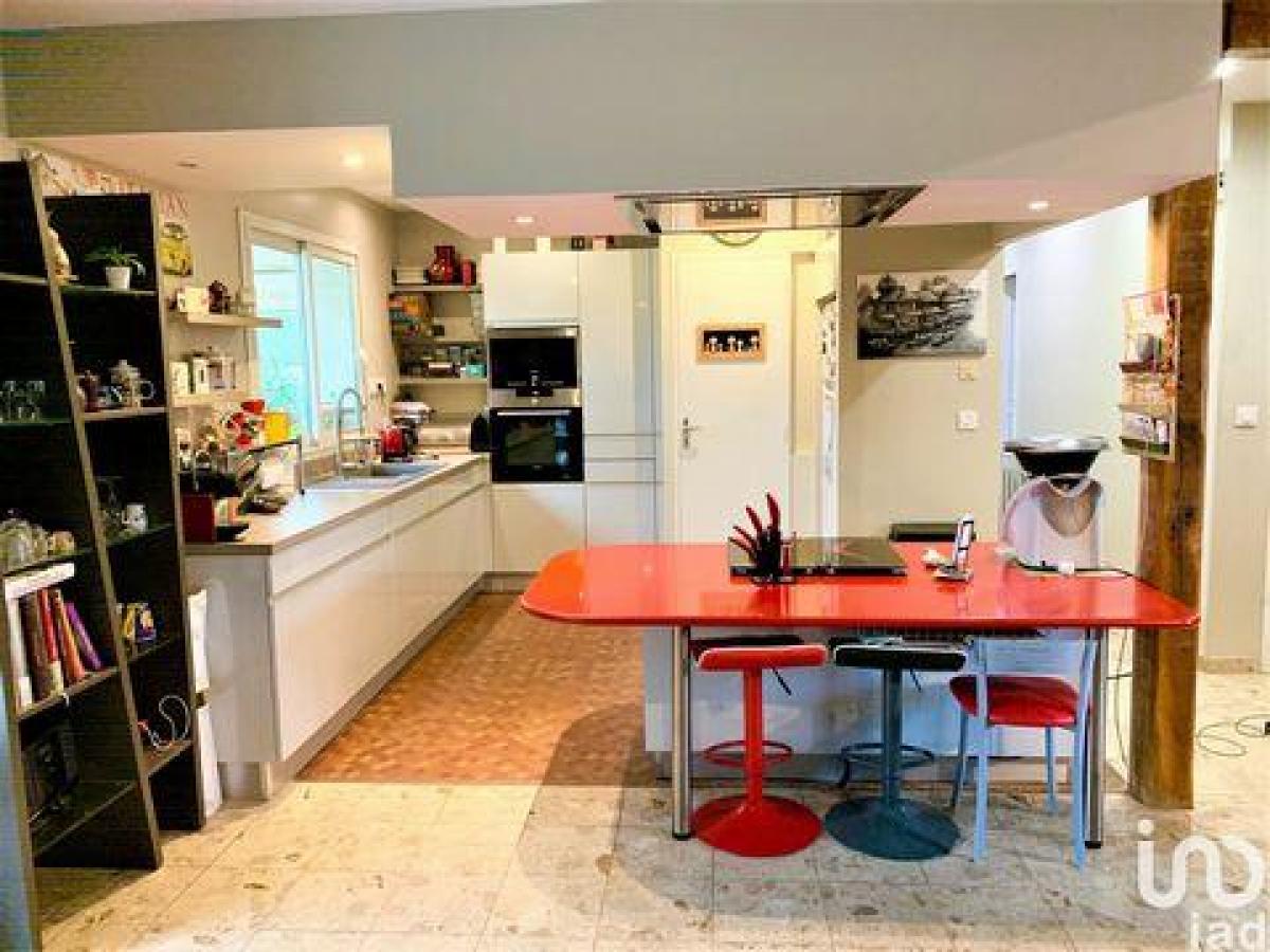 Picture of Home For Sale in Sandillon, Centre, France