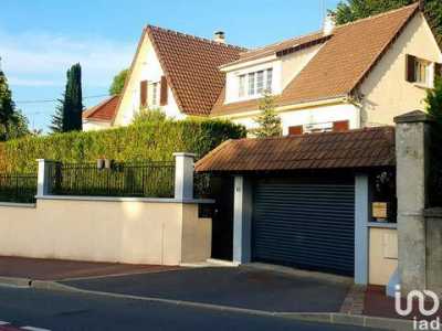 Home For Sale in Viarmes, France