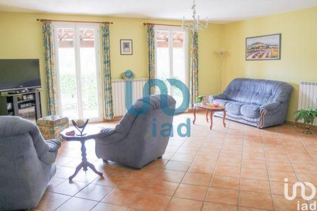 Picture of Home For Sale in Draguignan, Provence-Alpes-Cote d'Azur, France