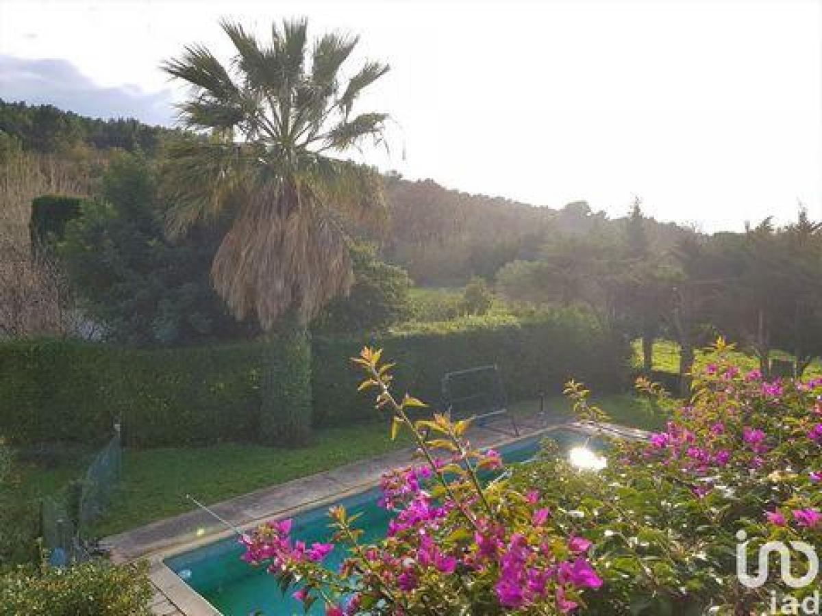 Picture of Home For Sale in SIX FOURS LES PLAGES, Cote d'Azur, France