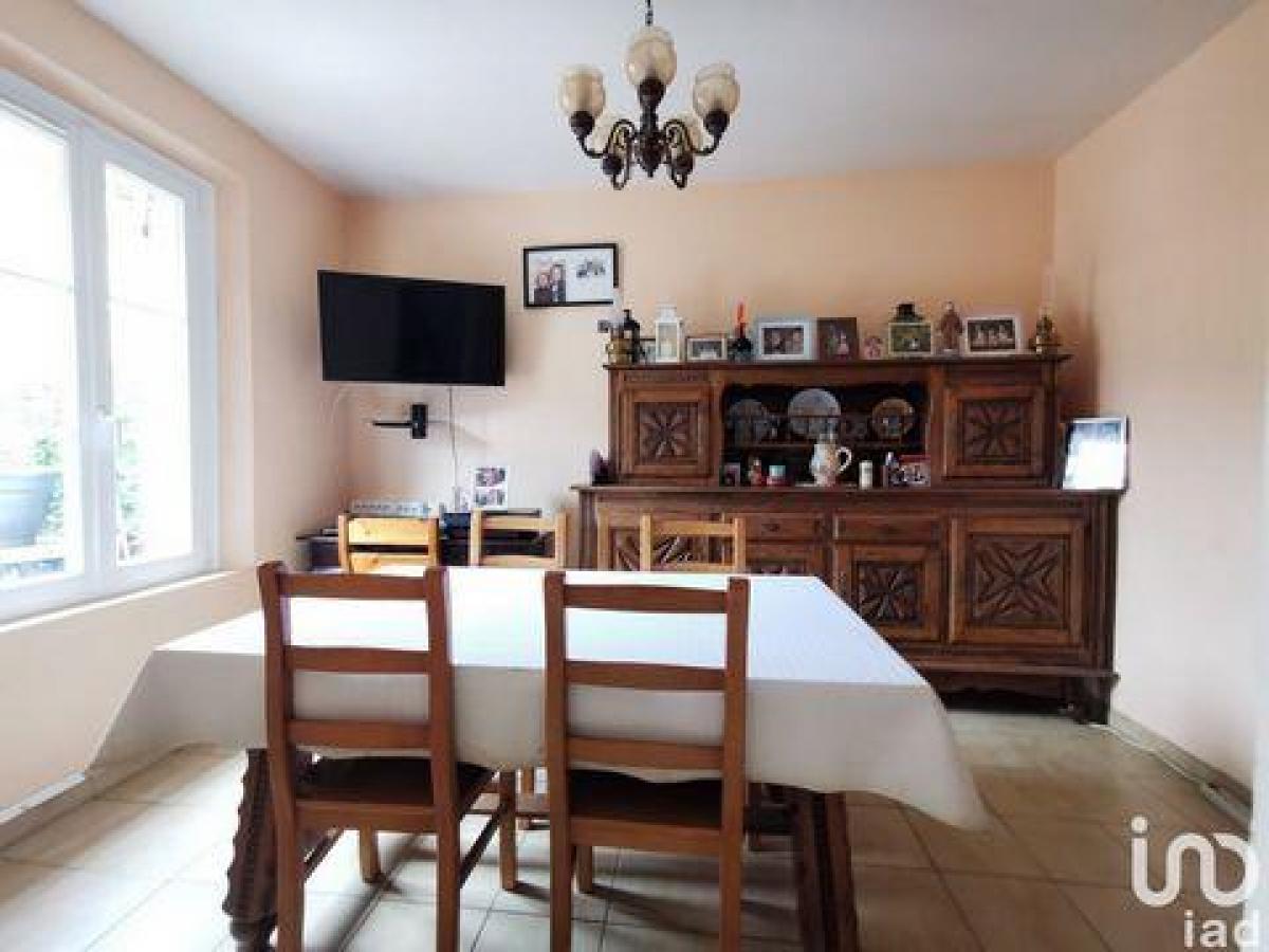 Picture of Home For Sale in Beauvais, Picardie, France