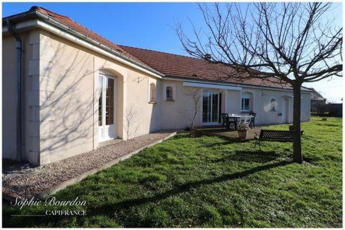 Picture of Home For Sale in Auxerre, Bourgogne, France