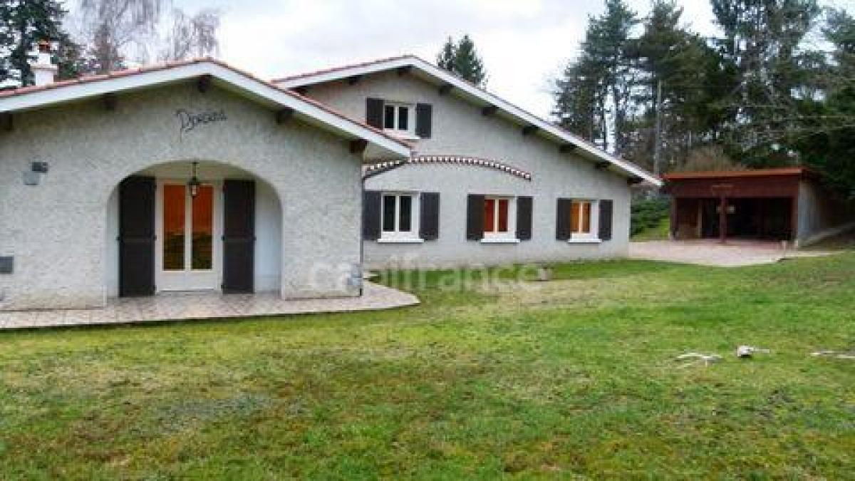 Picture of Home For Sale in Orleat, Auvergne, France