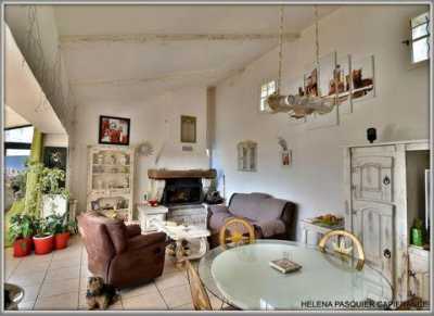 Home For Sale in Mimet, France