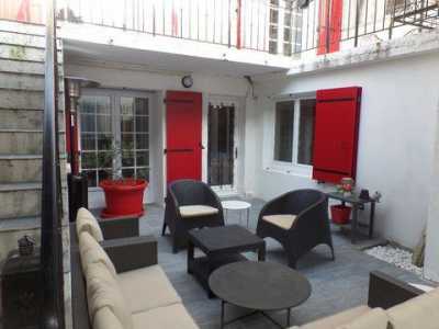 Home For Sale in Graveson, France