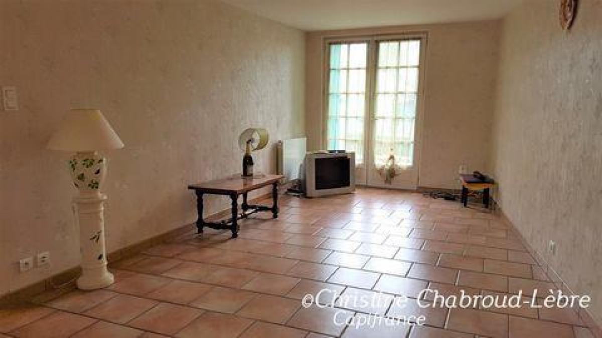 Picture of Home For Sale in Lapalisse, Auvergne, France