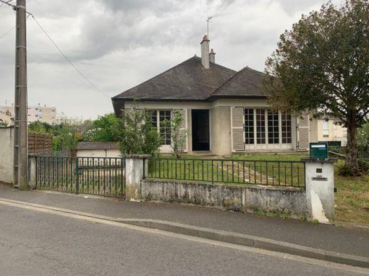 Picture of Home For Sale in Chatellerault, Poitou Charentes, France