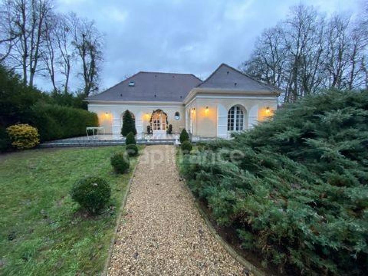 Picture of Home For Sale in Gouvieux, Picardie, France
