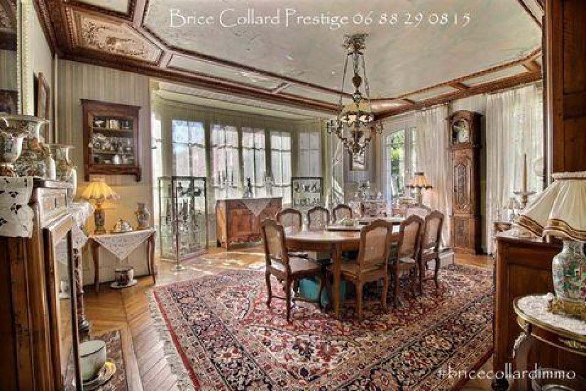 Picture of Home For Sale in Chantilly, Picardie, France