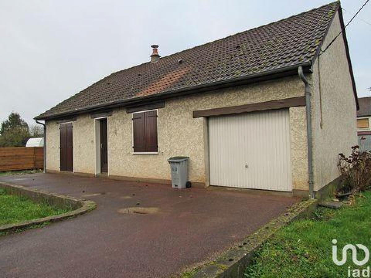 Picture of Home For Sale in Vierzon, Centre, France
