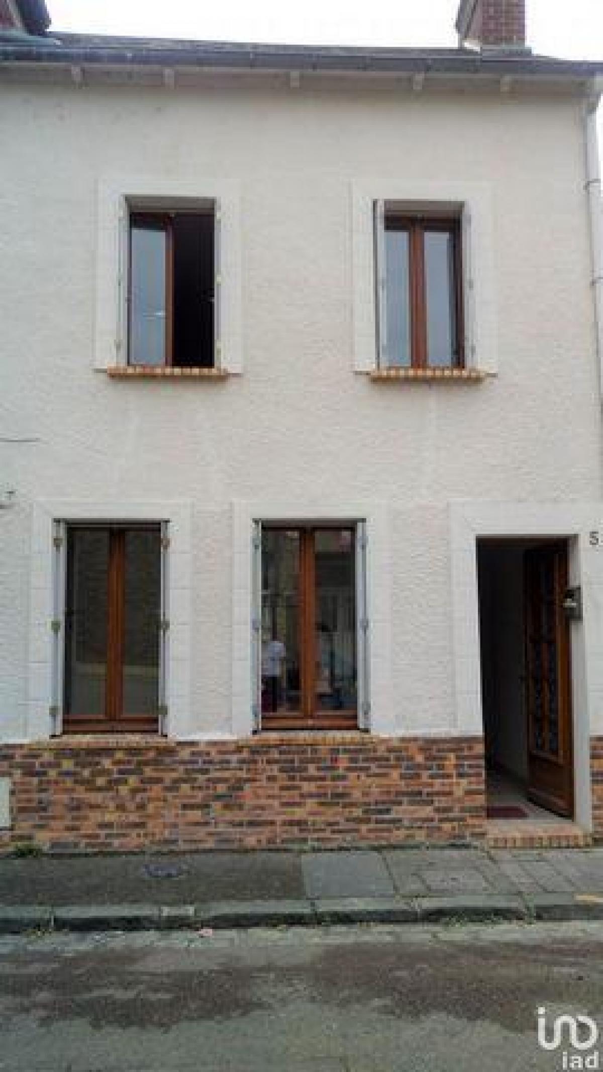 Picture of Home For Sale in Noyon, Picardie, France