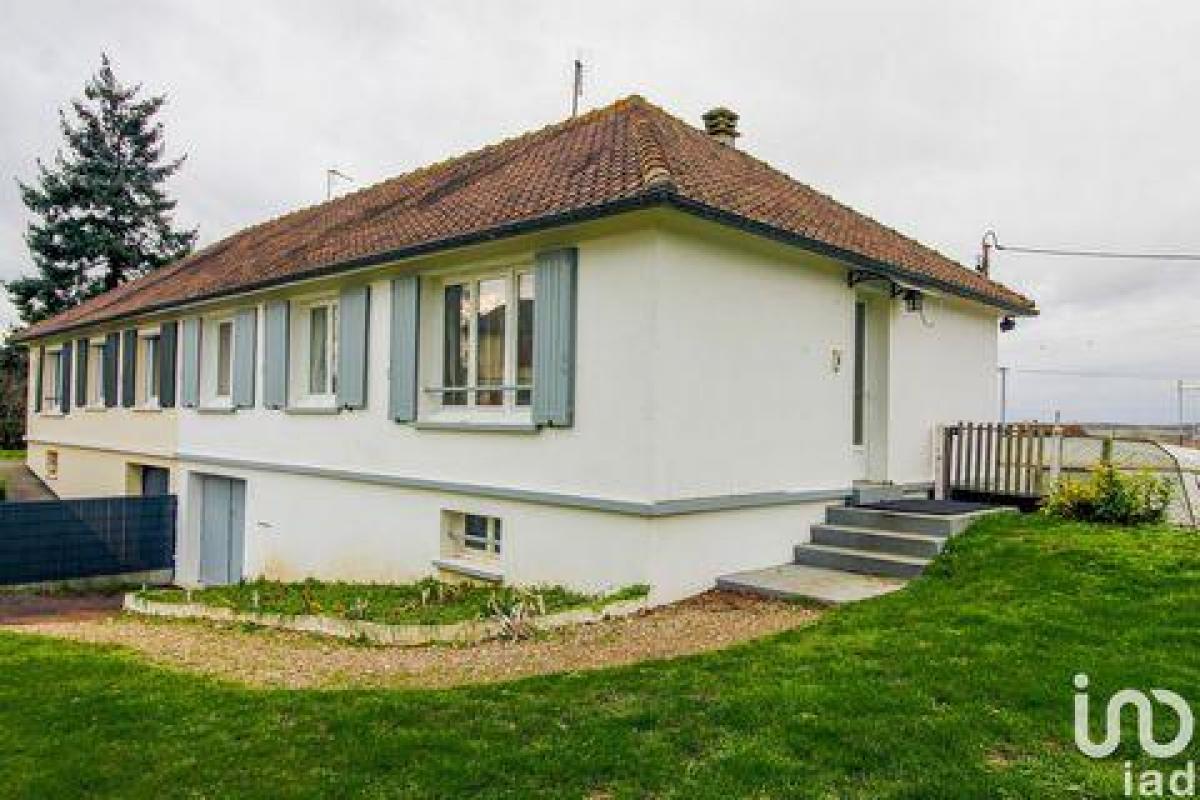 Picture of Home For Sale in Gaillon, Picardie, France