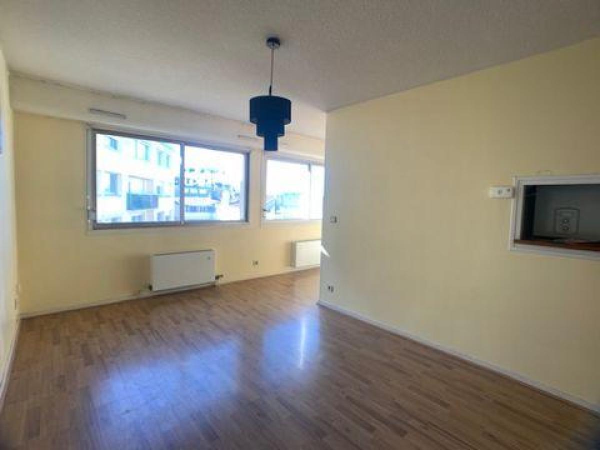 Picture of Apartment For Sale in Pau, Aquitaine, France