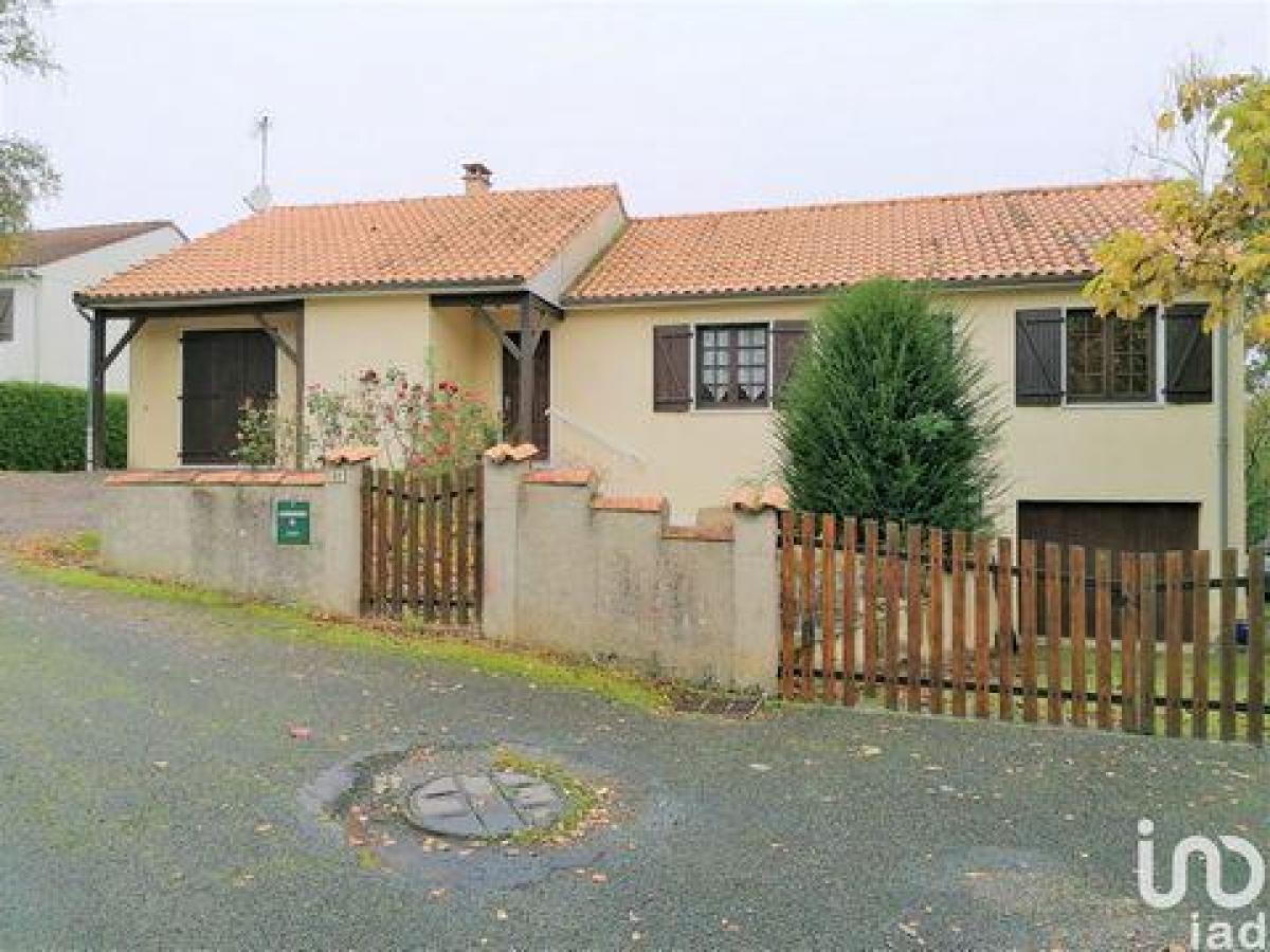 Picture of Home For Sale in Availles Limouzine, Poitou Charentes, France