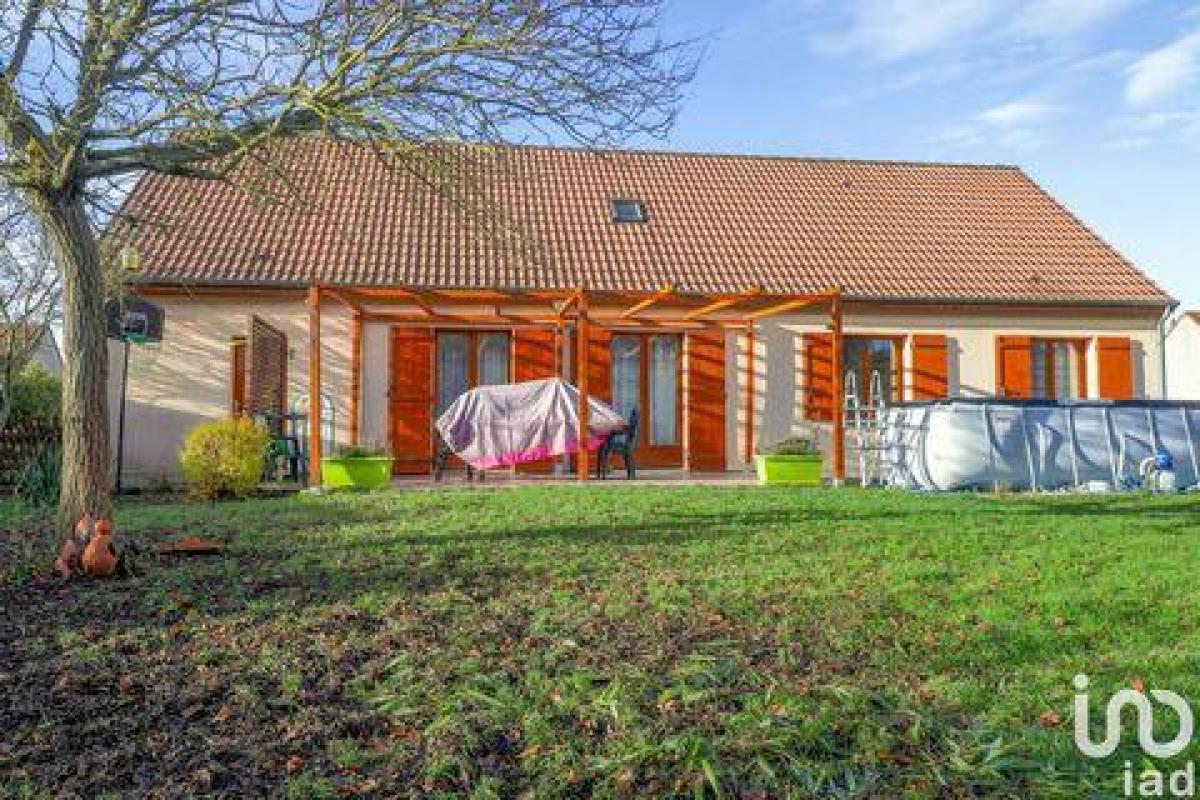 Picture of Home For Sale in Sandillon, Centre, France