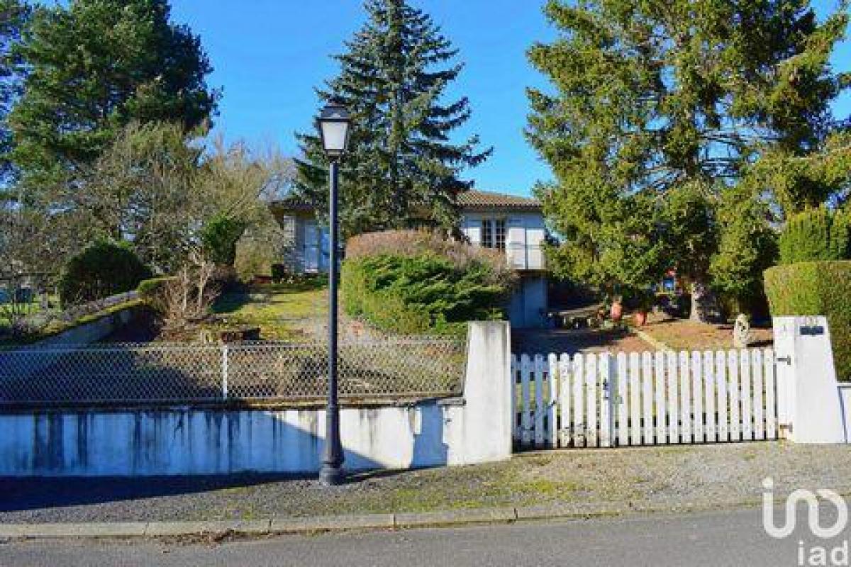 Picture of Home For Sale in Availles Limouzine, Poitou Charentes, France