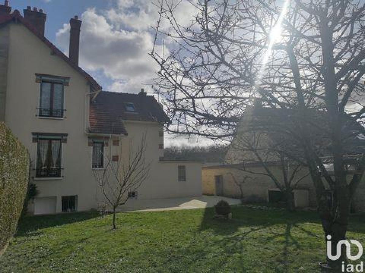 Picture of Home For Sale in Malesherbes, Centre, France
