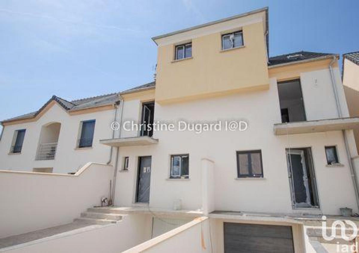 Picture of Home For Sale in Ballainvilliers, Bretagne, France